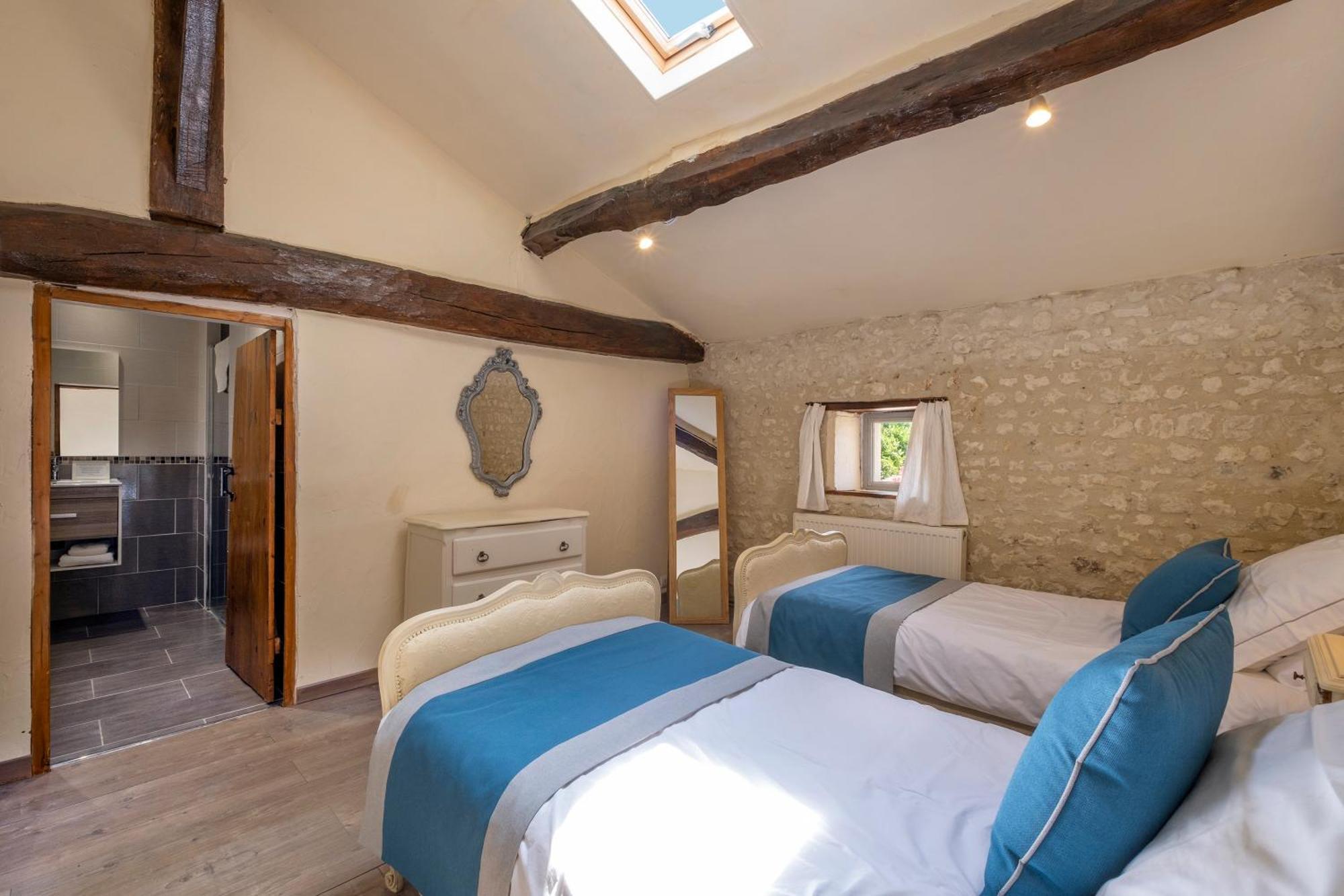 Domaine Chez Les Rois Bed & Breakfast Berneuil  Ngoại thất bức ảnh
